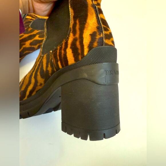 Prada Black Brown Calf Hair Leopard Print Lug Sole Chelsea Ankle boots EU 39 - Picture 4 of 12